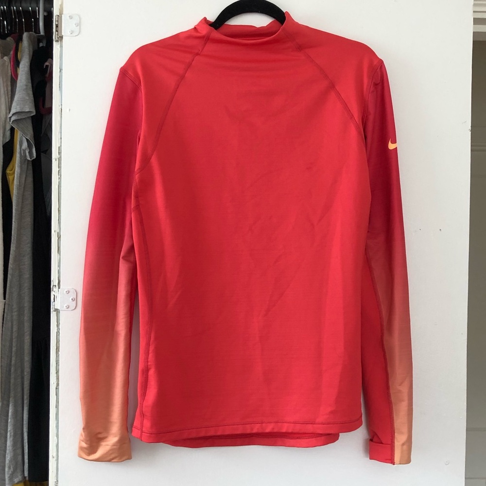 NIKE | Hyperwarm Long Sleeve Activewear Top